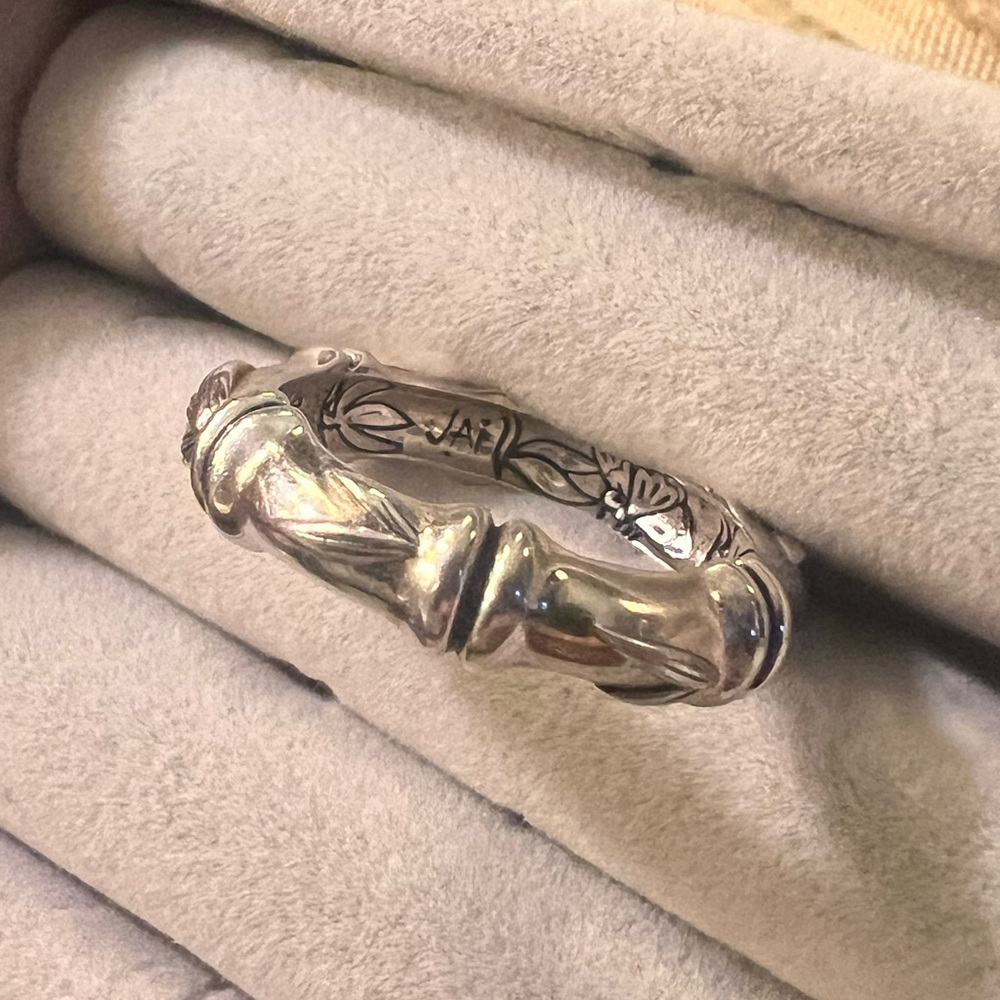 John Hardy Sterling Silver Sculpted Bamboo Leaf Ring - Picture 8 of 9